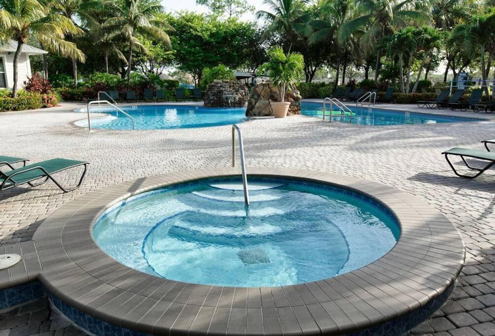 Greenlinks Golf View Flamingo At Lely North Naples